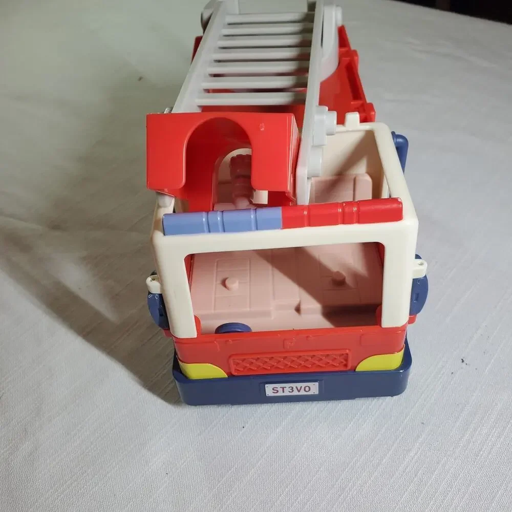 Bluey Fire Truck Toy Vehicle Red Plastic Fire Engine Rolling Wheels Set